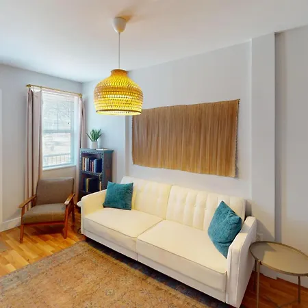 Humphreys St Apartment